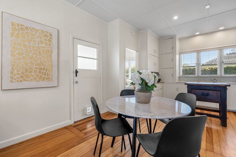 Photo of property in 127b Williams Street, Cambridge, 3434