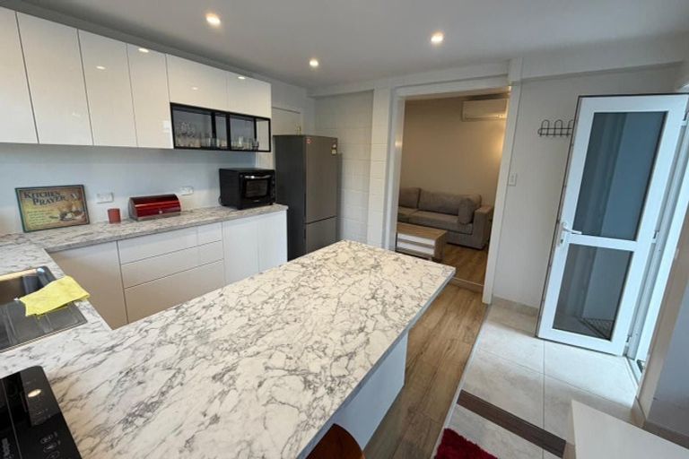 Photo of property in 20 Pohutukawa Avenue, Red Beach, 0932