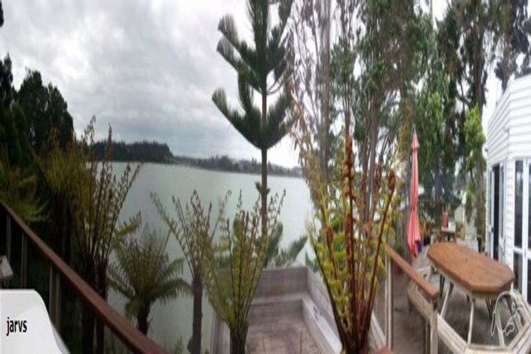 Photo of property in 23 Ferry Parade, Herald Island, Auckland, 0618