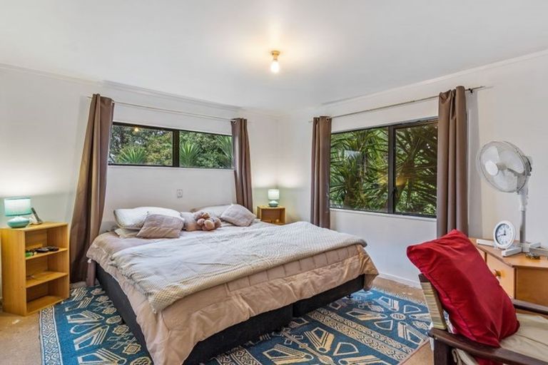 Photo of property in 22 Dungarvon Place, Clendon Park, Auckland, 2103