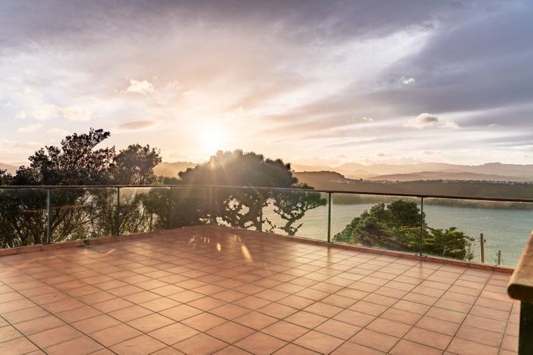 Photo of property in 142 Grafton Road, Roseneath, Wellington, 6011