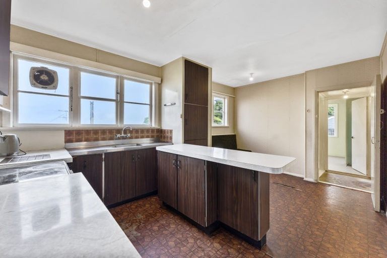 Photo of property in 91 Maungaraki Road, Korokoro, Lower Hutt, 5012