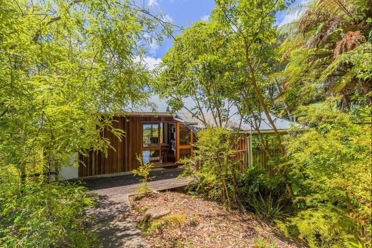 Photo of property in 35 Hauraki Terrace, Pukawa Bay, Turangi, 3381