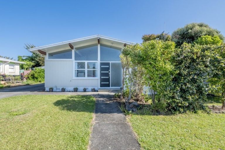 Photo of property in 4 Weld Street, Levin, 5510