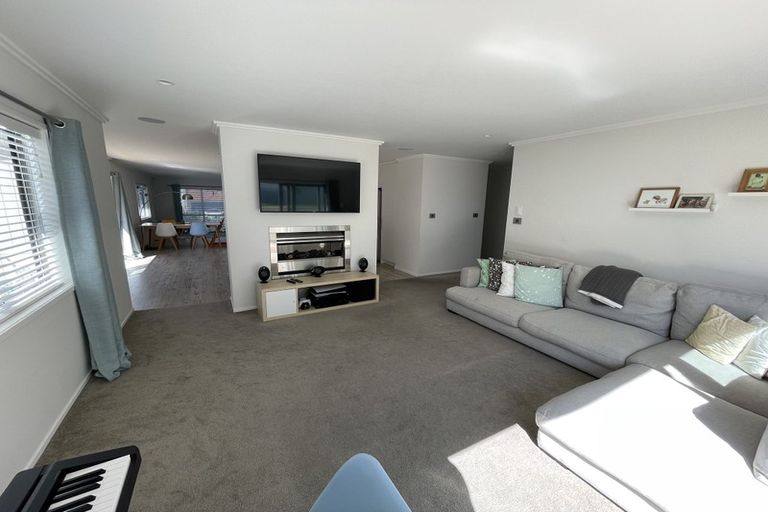 Photo of property in 17 Caldera Drive, Long Bay, Auckland, 0630