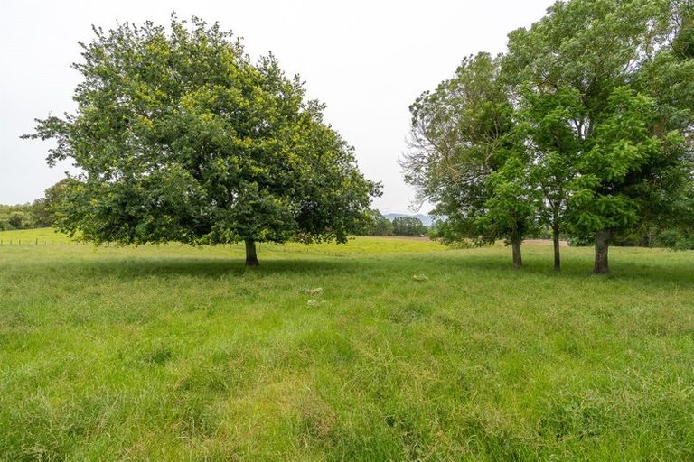 Photo of property in 35 Jury Road, Ngahinapouri, Hamilton, 3290