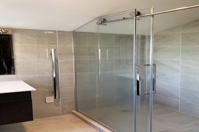 Photo of property in 39 Emlyn Place, Torbay, Auckland, 0630