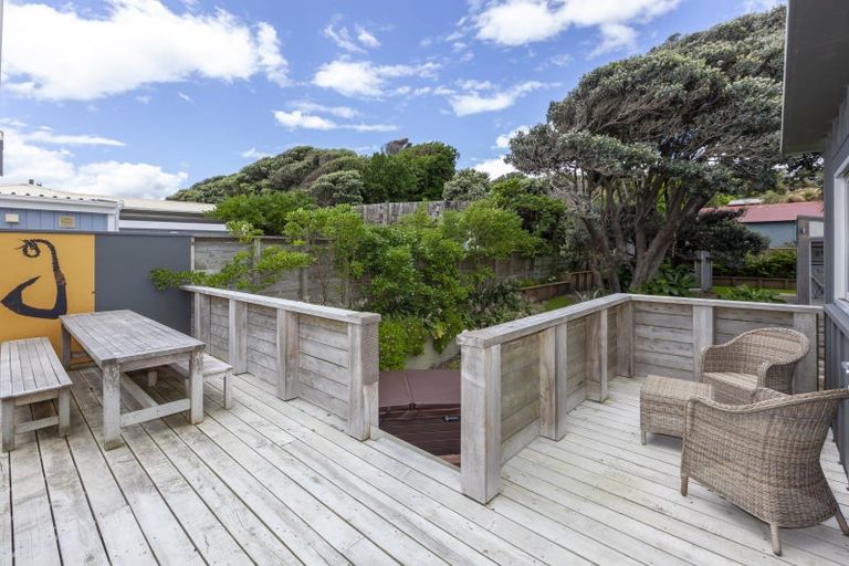 Photo of property in 121 The Parade, Paekakariki, 5034