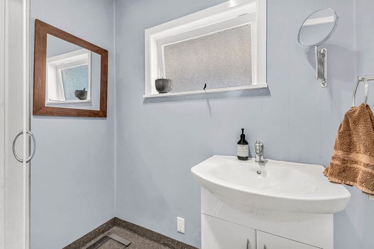 Photo of property in 9 Parris Street, Moturoa, New Plymouth, 4310