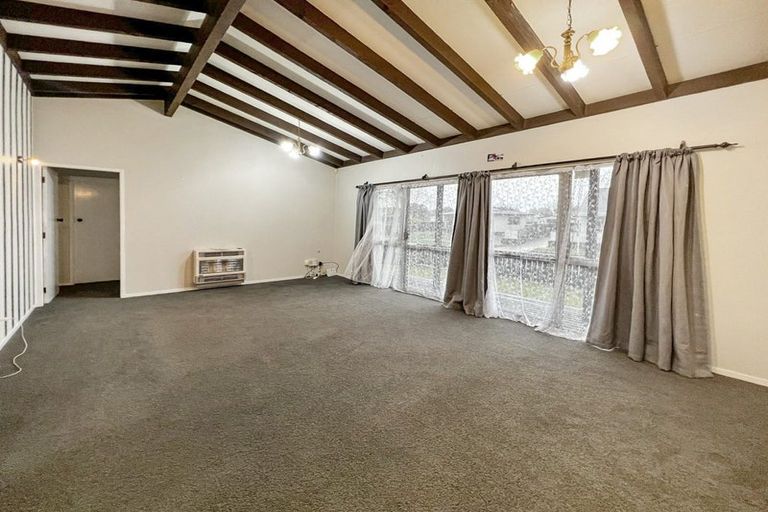 Photo of property in 86 Benmore Avenue, Cloverlea, Palmerston North, 4412