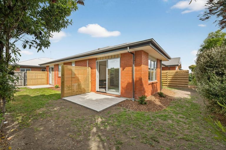 Photo of property in 15 Saint Peters Close, Woolston, Christchurch, 8062