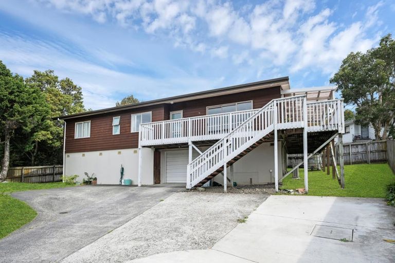 Photo of property in 2 Talmar Place, Massey, Auckland, 0614