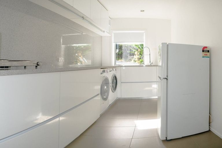 Photo of property in 1/11 Garmons Way, Castor Bay, Auckland, 0620