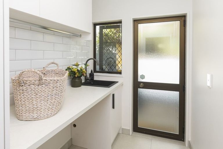 Photo of property in 89 Cannon Hill Crescent, Mount Pleasant, Christchurch, 8081