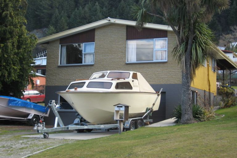 Photo of property in 18 Fryer Street, Queenstown, 9300