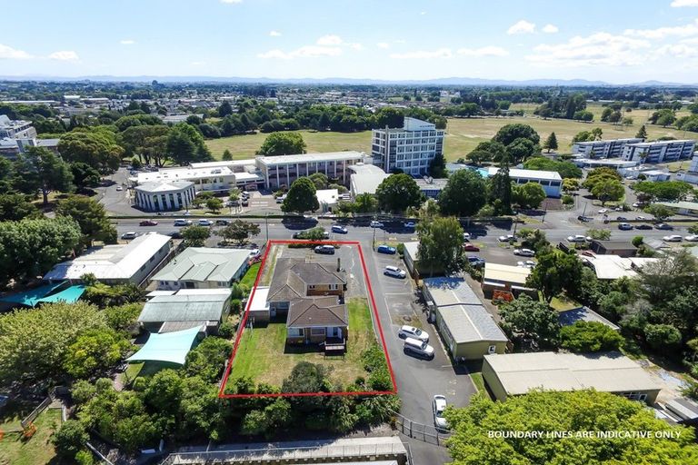 Photo of property in 196 Hillcrest Road, Hillcrest, Hamilton, 3216