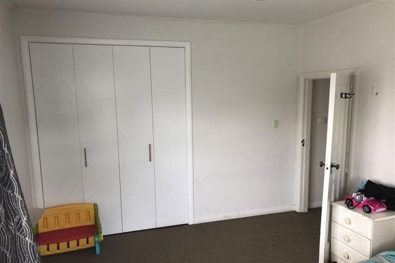Photo of property in 702 Massey Road, Mangere, Auckland, 2022