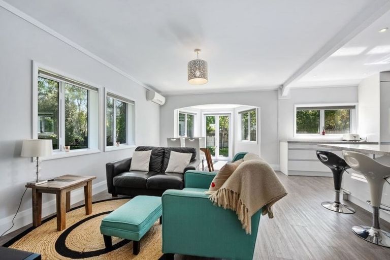 Photo of property in 19 Barton Road, Heretaunga, Upper Hutt, 5018