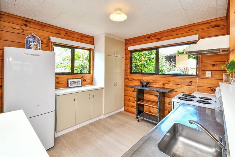 Photo of property in 2/29 Beach Road, Pahurehure, Papakura, 2113