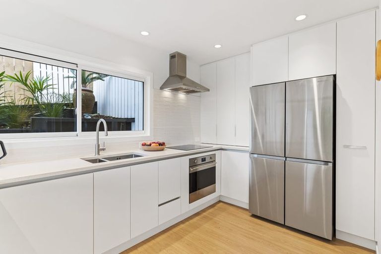 Photo of property in 2/46 Aramoana Avenue, Devonport, Auckland, 0624