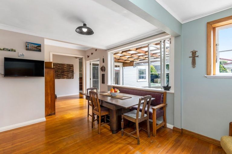 Photo of property in 41 Humariri Street, Point Chevalier, Auckland, 1022