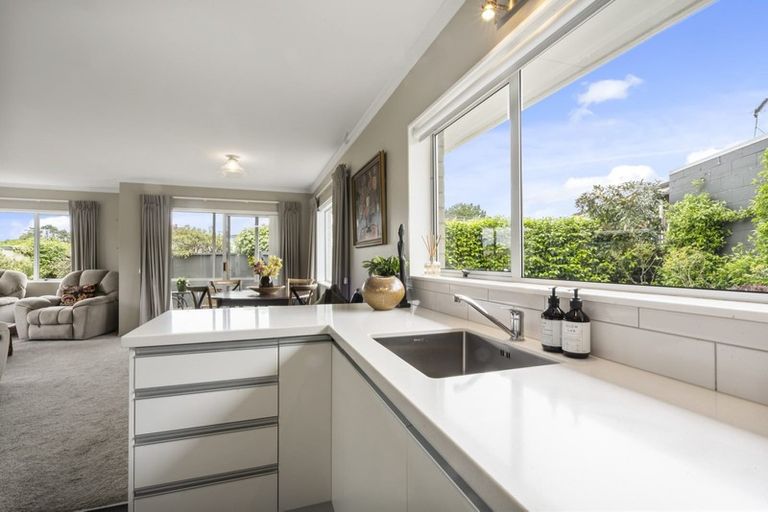 Photo of property in 3 Union Street, Merrilands, New Plymouth, 4312