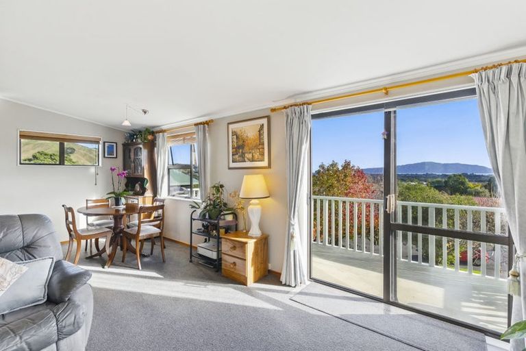 Photo of property in 47 Kakariki Grove, Waikanae, 5036