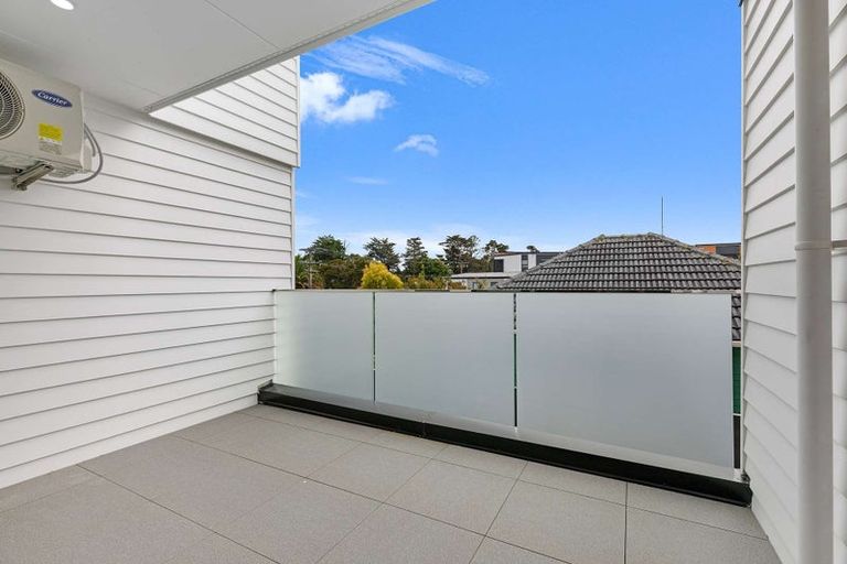 Photo of property in 3/68 Smythe Road, Henderson, Auckland, 0612