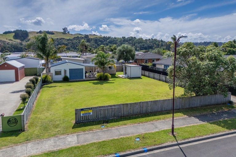 Photo of property in 26 Wells Place, Whitianga, 3510