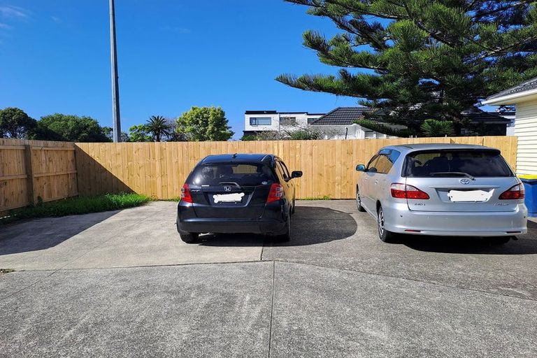 Photo of property in 3244a Great North Road, New Lynn, Auckland, 0600