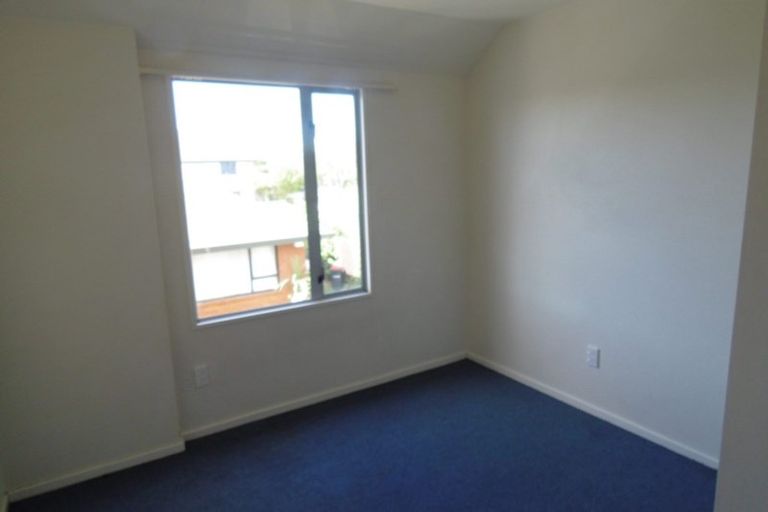 Photo of property in 2/72 Wainui Street, Riccarton, Christchurch, 8041