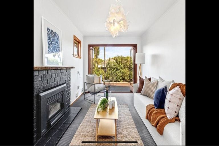 Photo of property in 11 Estuary Road, New Brighton, Christchurch, 8061