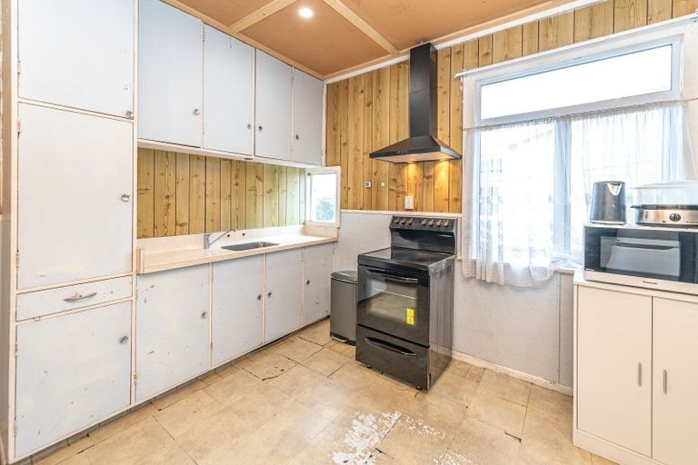 Photo of property in 17 Matai Street, Castlecliff, Whanganui, 4501