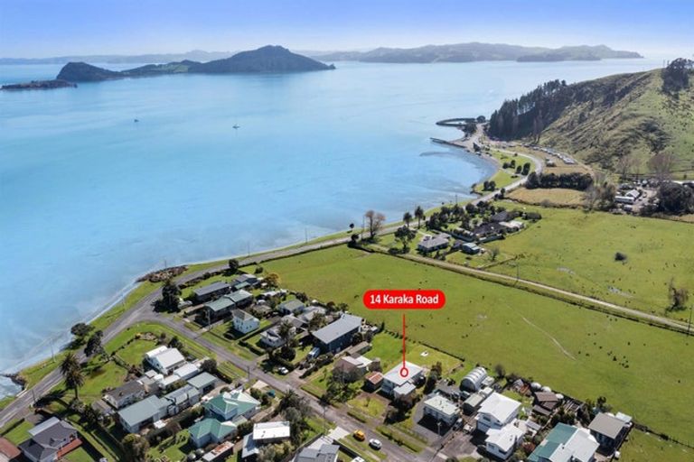 Photo of property in 14 Karaka Road, Kawakawa Bay, Papakura, 2585
