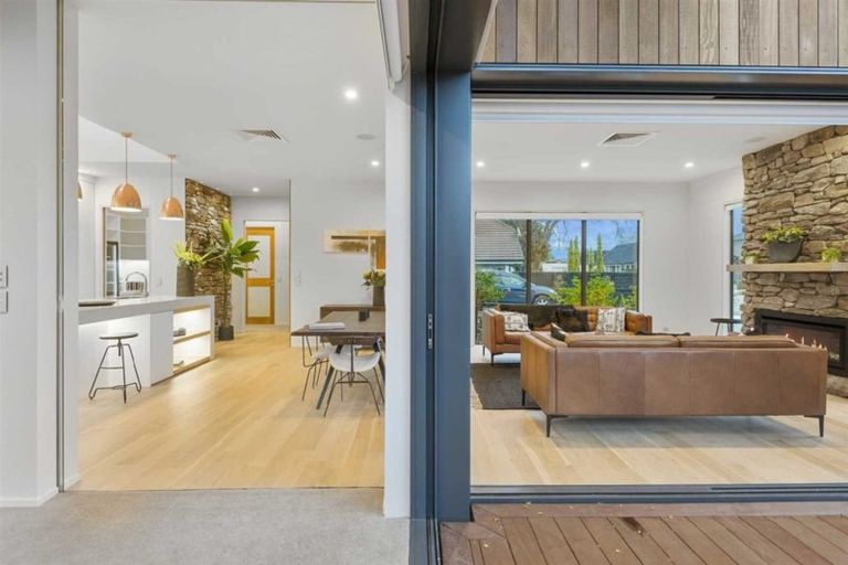 Photo of property in 42 Idris Road, Fendalton, Christchurch, 8052