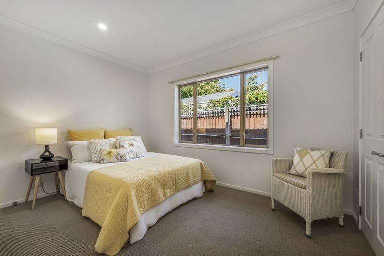 Photo of property in 15 Solway Avenue, Ilam, Christchurch, 8041