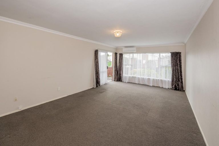 Photo of property in 2 Puriri Place, Levin, 5510