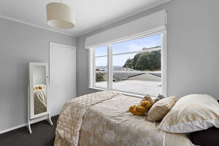 Photo of property in 9 Rona Street, Eastbourne, Lower Hutt, 5013
