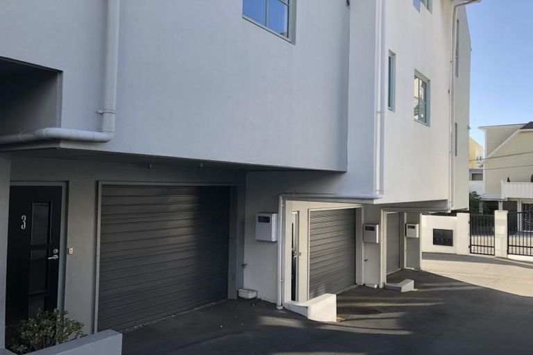 Photo of property in 3/28 Majoribanks Street, Mount Victoria, Wellington, 6011