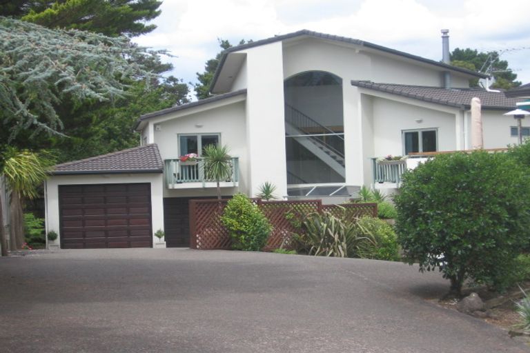 Photo of property in 48 James Evans Drive, Northcote, Auckland, 0627