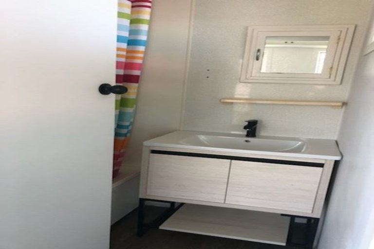 Photo of property in 2/7 Chapel Street, Papakura, 2110