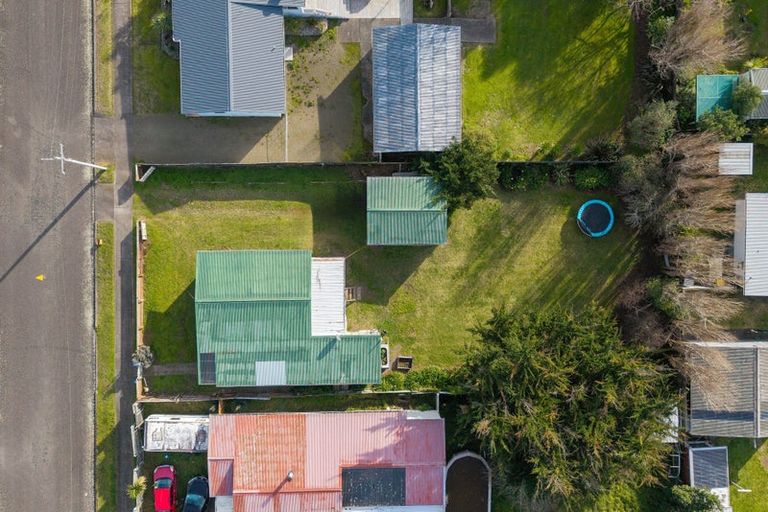 Photo of property in 9 Hennessy Street West, Foxton Beach, Foxton, 4815