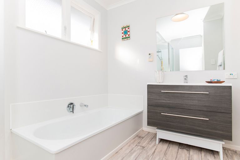 Photo of property in 143 Harris Street, Inner Kaiti, Gisborne, 4010