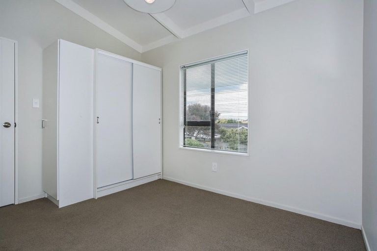 Photo of property in 11 Millen Place, Clarks Beach, 2122