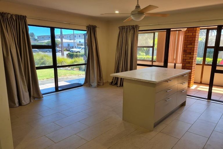 Photo of property in 12 Riverside Road, Orewa, 0931