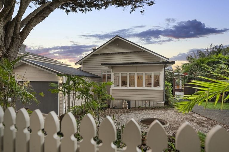 Photo of property in 1 Brett Avenue, Takapuna, Auckland, 0622
