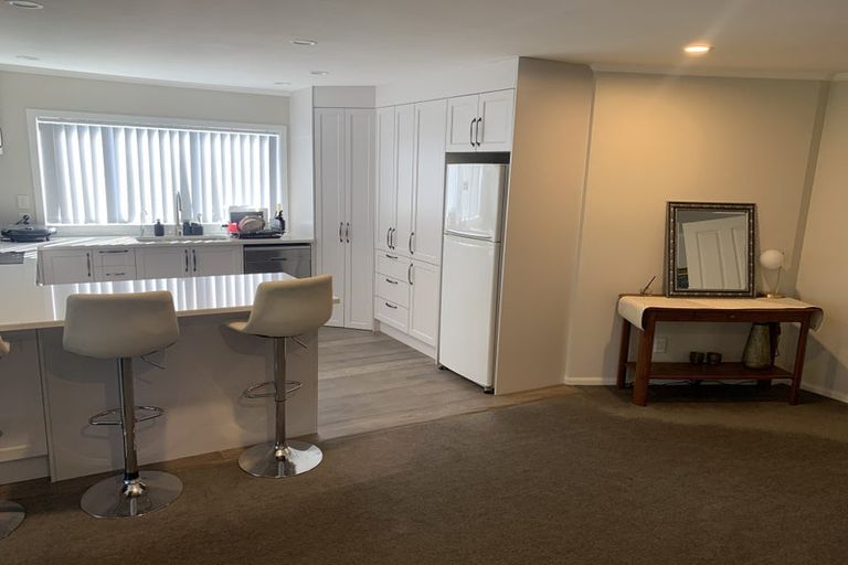 Photo of property in 21a Eske Place, Highland Park, Auckland, 2010