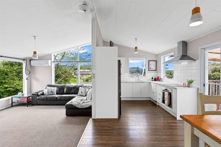 Photo of property in 16 Albert Street, Riverhead, 0820