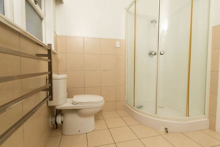 Photo of property in 6 Swanson Road, Henderson, Auckland, 0610