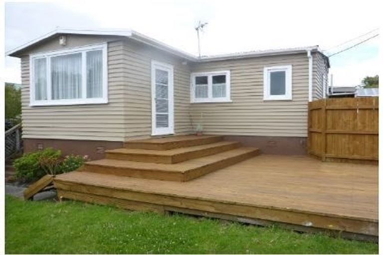 Photo of property in 70 Forrest Hill Road, Forrest Hill, Auckland, 0620